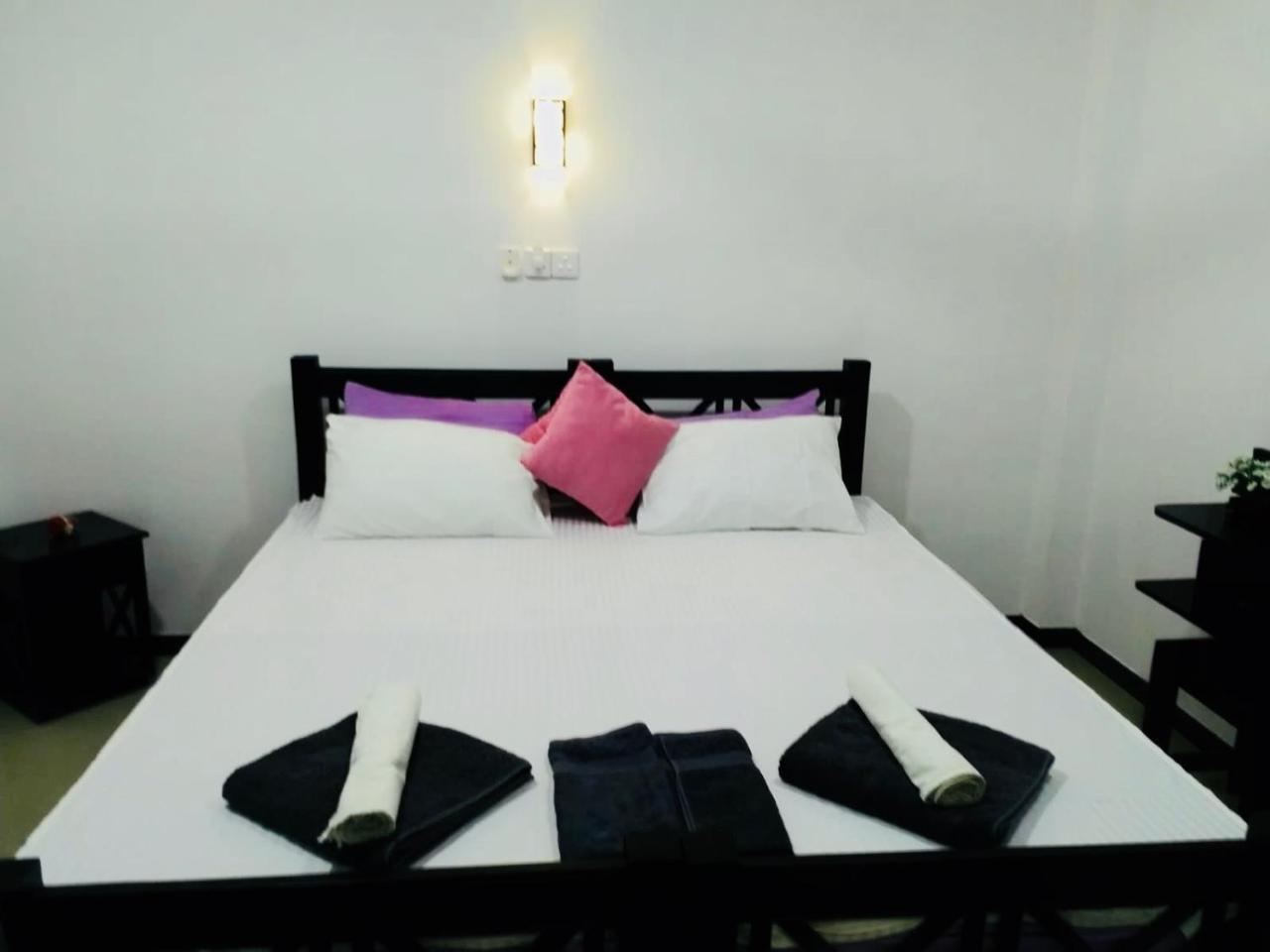 Hikkaduwa Family Inn Dış mekan fotoğraf