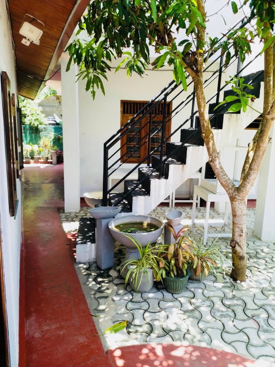 Hikkaduwa Family Inn Dış mekan fotoğraf